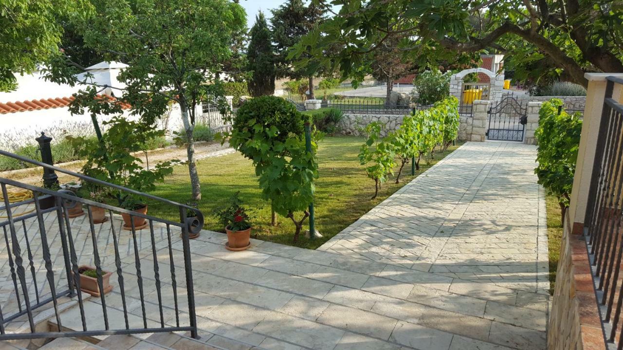Holiday House Lavanda Врси Екстериор снимка