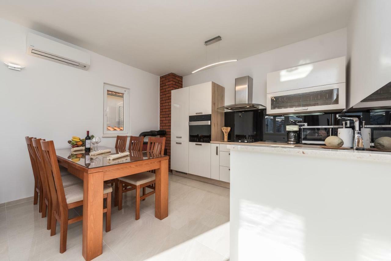 Holiday House Lavanda Врси Екстериор снимка