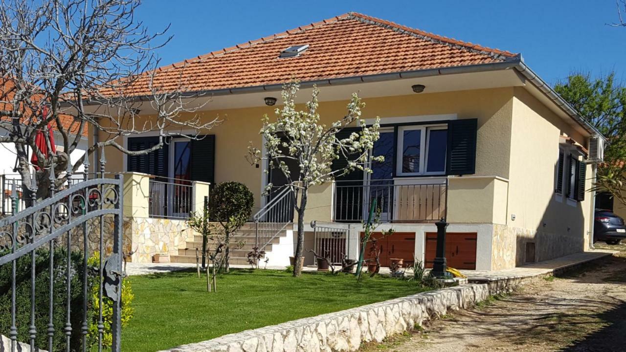 Holiday House Lavanda Врси Екстериор снимка