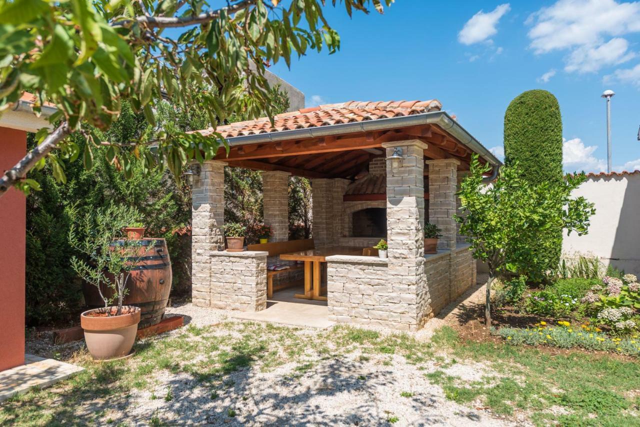 Holiday House Lavanda Врси Екстериор снимка