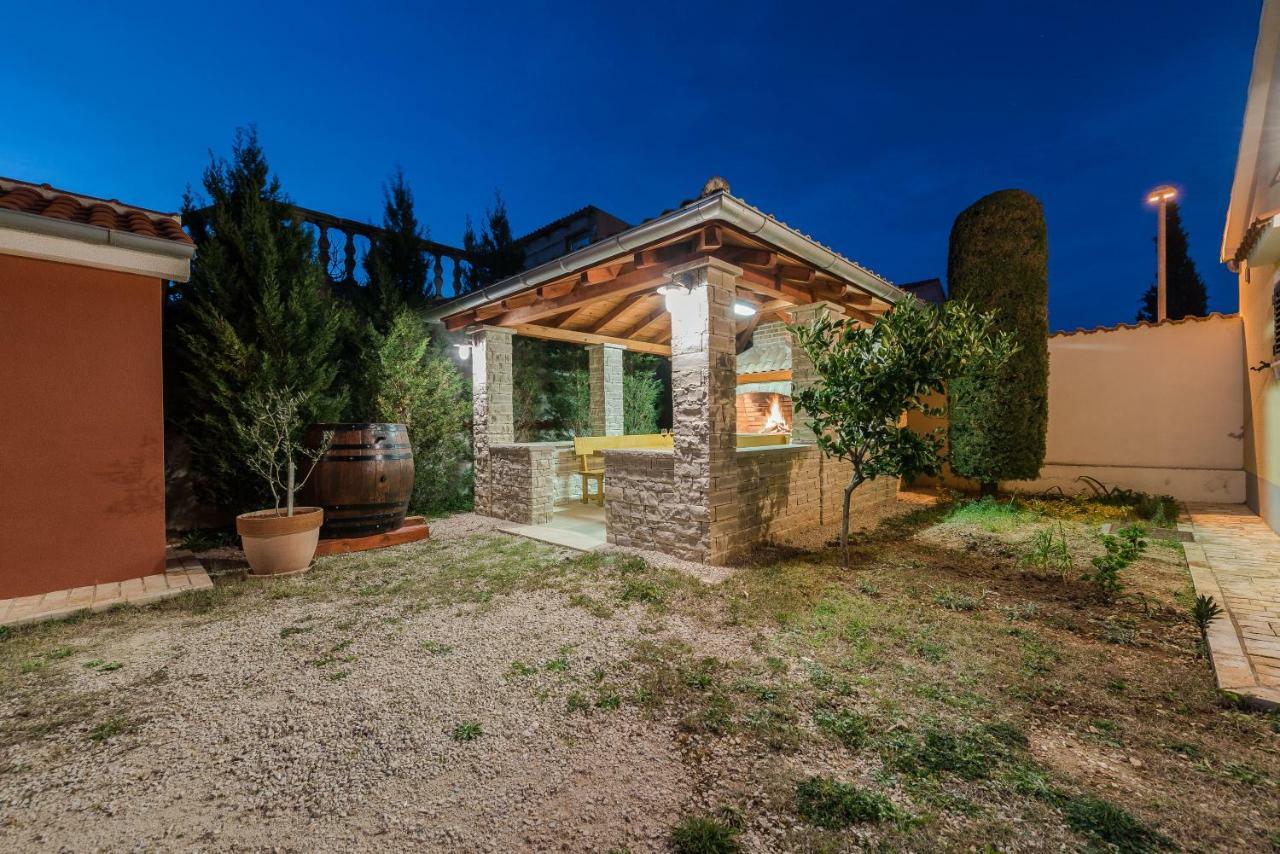 Holiday House Lavanda Врси Екстериор снимка